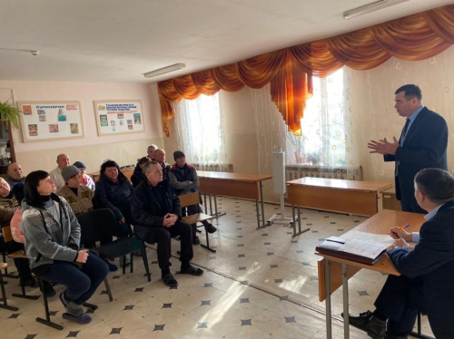 Уполномоченный в рамках рабочей поездки посетил Городовиковский район и пункт временного размещения эвакуированных граждан