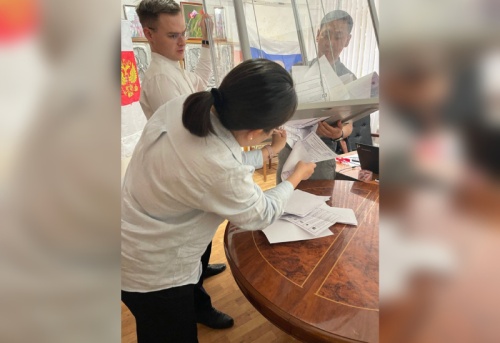 Жители новых регионов РФ проголосовали на выборах депутатов законодательных органов