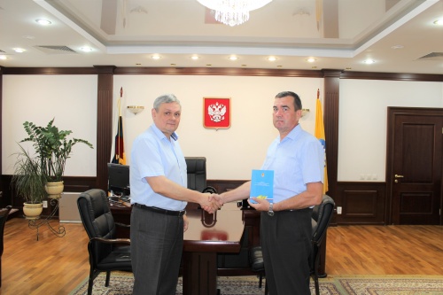 Уполномоченный по правам человека в Республике Калмыкия представил свой доклад Председателю Верховного суда Республики Калмыкия