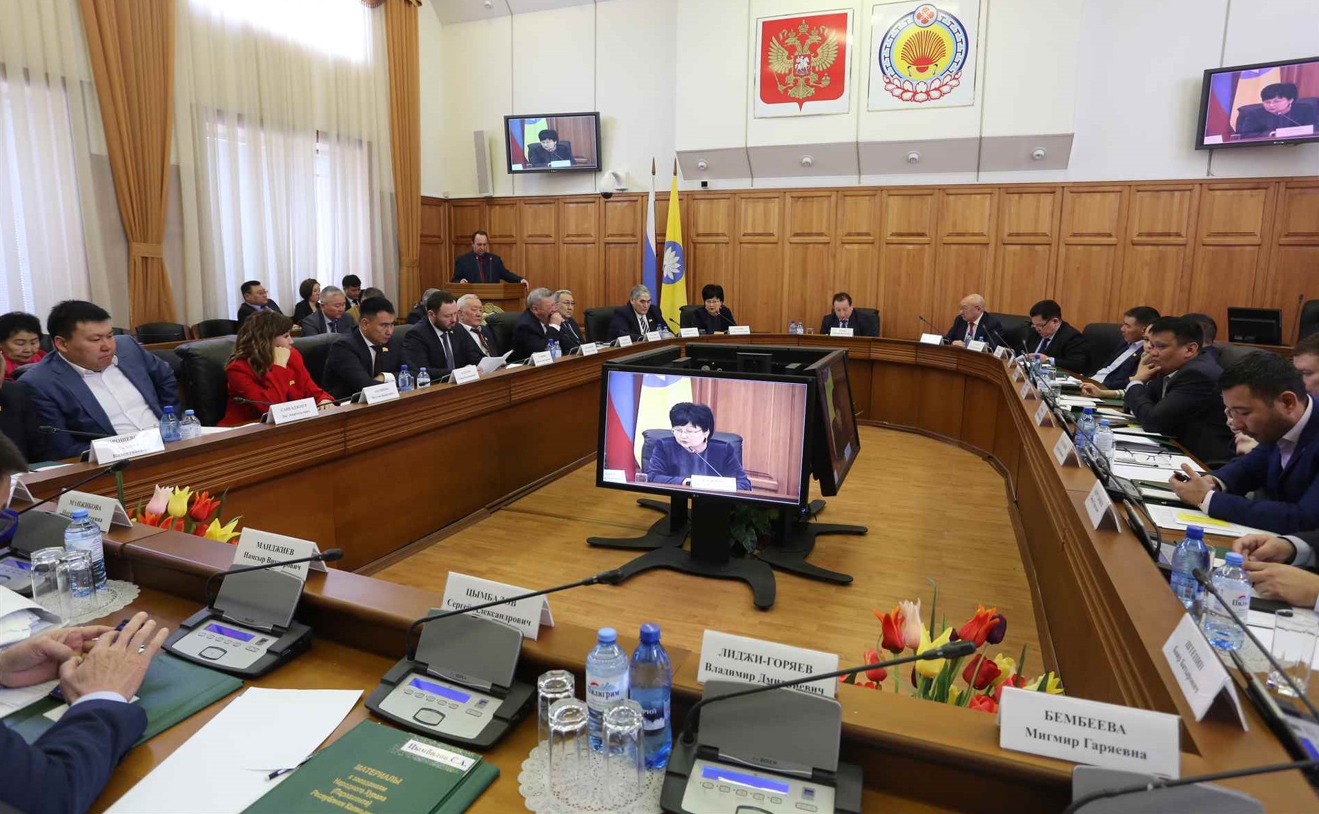 На сессии регионального парламента Уполномоченный по правам человека в Республике Калмыкия представил Доклад по итогам 2019 года