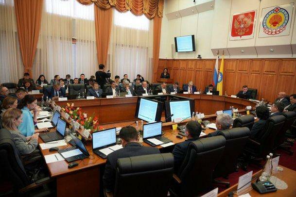 Уполномоченный принял участие в работе четвертой сессии Народного Хурала (Парламента) Республики Калмыкия 